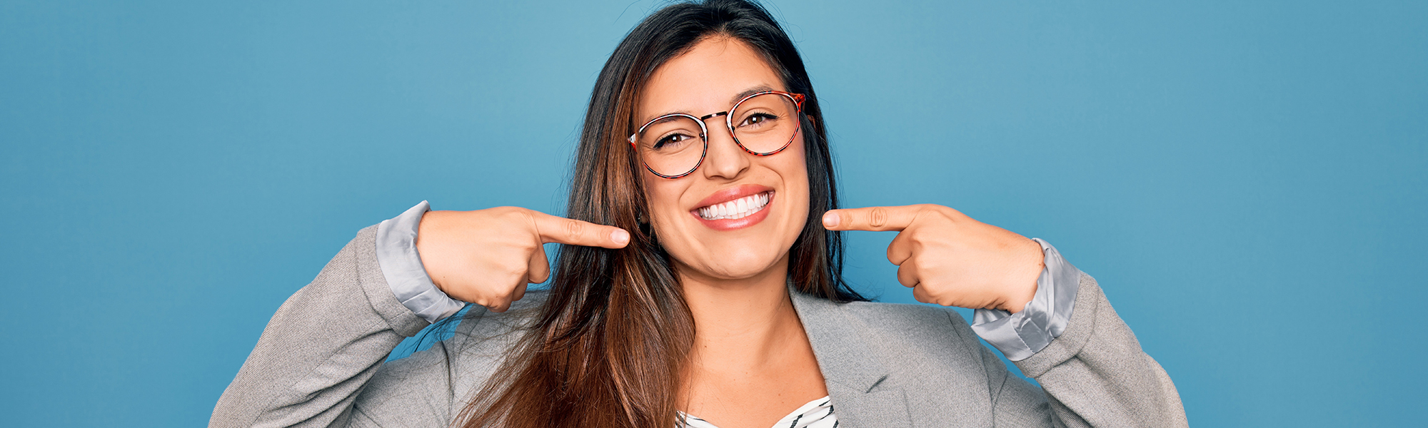 Hydration and Your Smile: Why Water Is the Best Drink for Your Teeth
